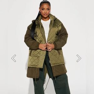 BNWT Fashion Nova Puffer Jacket - Size XS- Oversized Beautiful New Condition